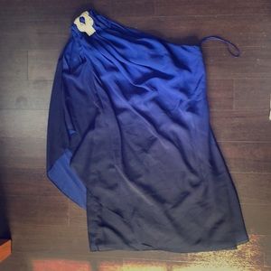 Shoulderless cocktail dress